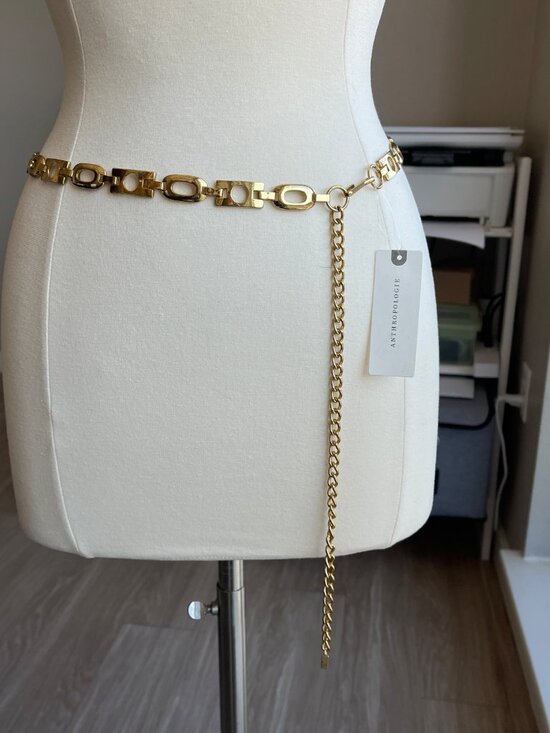 S/M RIXO NWT Novie Chain Belt  498. 275   New with tags, brand new. The mannequi